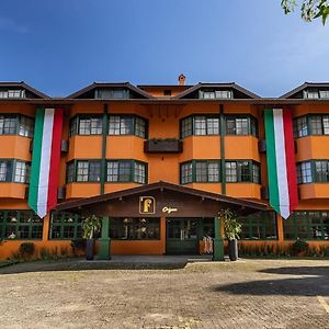 Hotel Aguas Claras